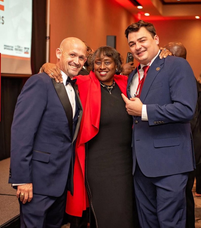 Event photo at a political gala